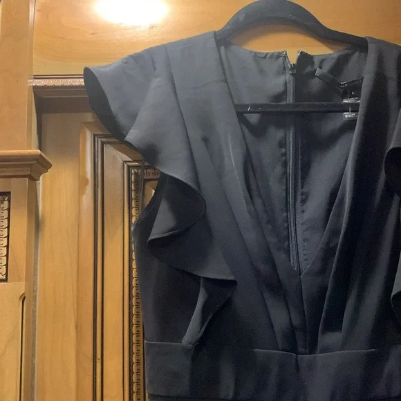 NWT JAYGODFREY GOLDWYN RUFFLE-SLEEVE V-NECK JUMPSUIT IN BLACK SIZE 6 - Picture 4 of 7